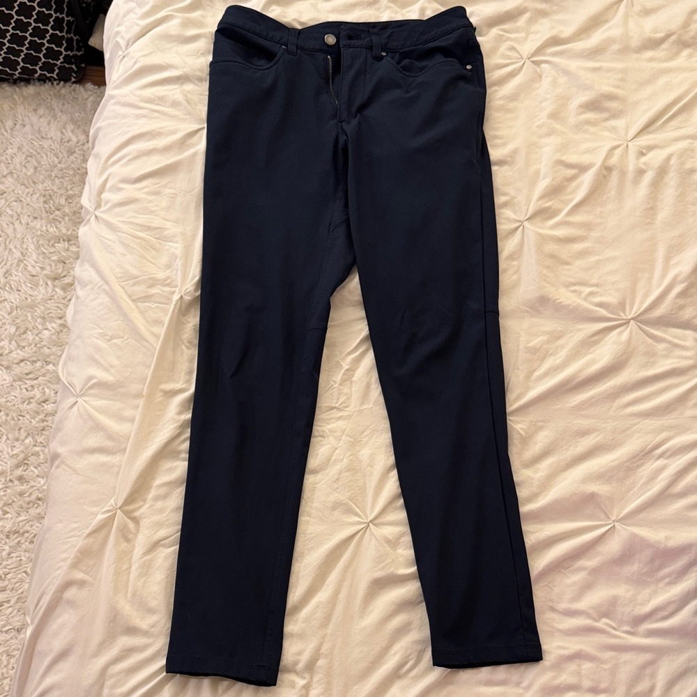 Lululemon ABC Skinny-Fit Pant 32"
*Warpstreme Navy